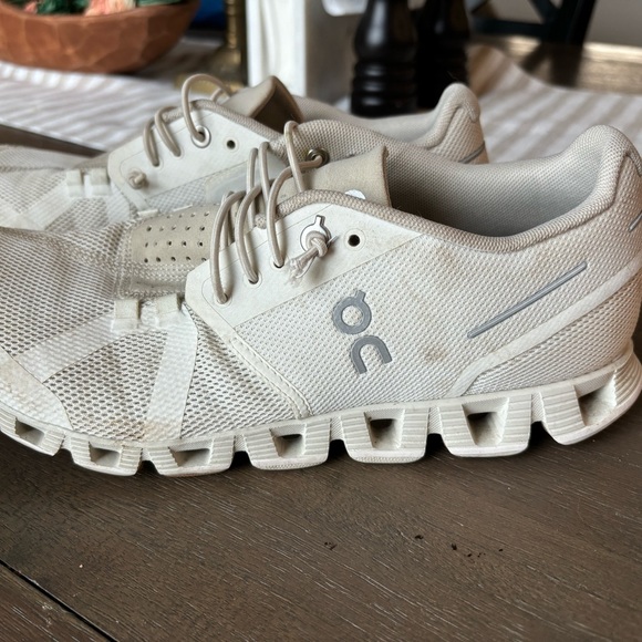 On Running Shoes - Picture 5 of 6